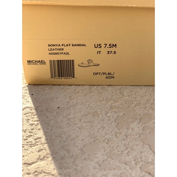 Brand New Michael Kors Sonya Toe Ring Sandal - Picture 6 of 6